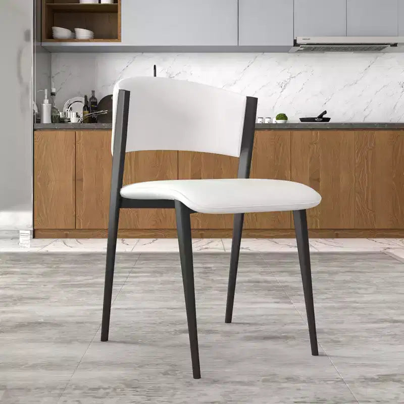 Chaise de salle à manger LeisureMod Aspen Series en cuir avec cadre et pieds en fer noir, pour cuisine moderne, salle à manger, ou café