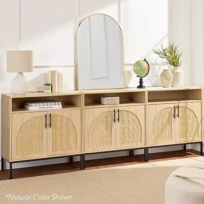 Meuble de rangement en rotin arqué à 2 portes Best Choice Products, buffet, avec découpe pour cordon, étagère de rangement réglable