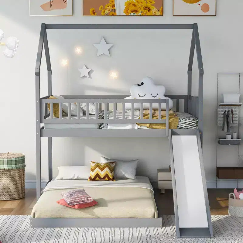 Lit superposé cabane Whisen House Design avec toboggan et échelle intégrée, couchage double sur lit double