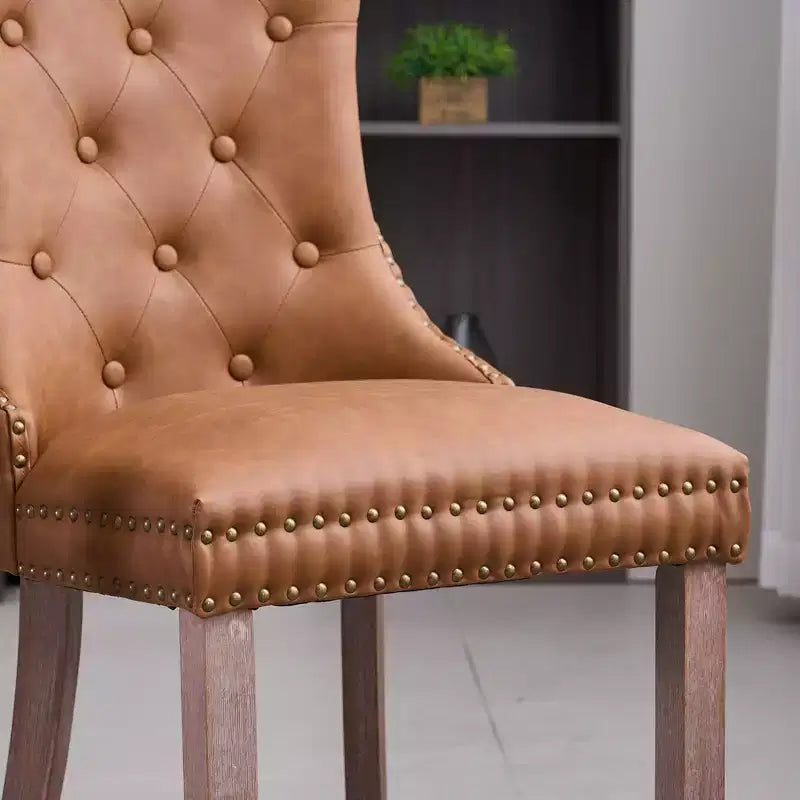 Chaises de salle à manger FERPIT en similicuir avec garniture cloutée et dossier capitonné (Lot de 2)