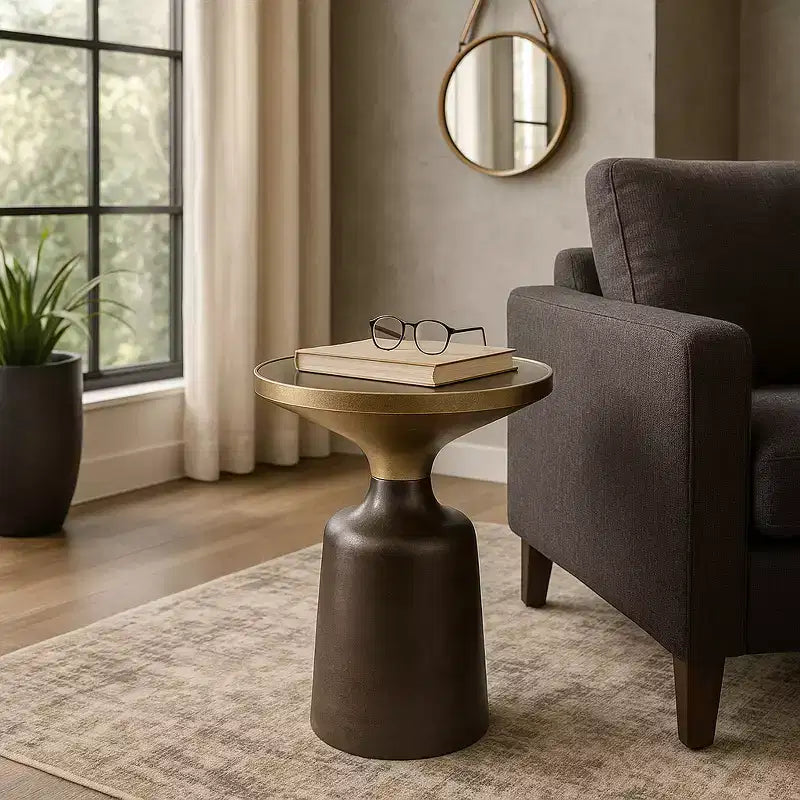 Table d'appoint, table de chevet ou petite table de nuit remarquable pour la décoration intérieure - Table d'appoint bicolore en métal avec plateau en marbre pour petits espaces