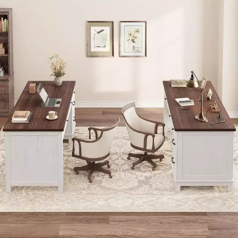 Bureau de direction avec tiroirs, bureau d'ordinateur de style rustique avec station de charge, bureau d'ordinateur en bois de 136 cm avec rangement pour dossiers