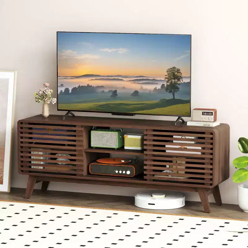 Meuble TV Costway avec portes coulissantes, étagères réglables et pieds en bois d'hévéa, pour téléviseurs jusqu'à 65 pouces