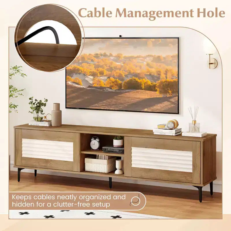 Meuble TV Costway avec 2 armoires de rangement et étagères ouvertes, trou passe-câbles pour téléviseurs jusqu'à 70 pouces