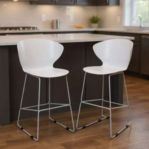 26 chaises de bar à dossier bas en plastique et métal, blanches et argentées, robustes, hauteur comptoir