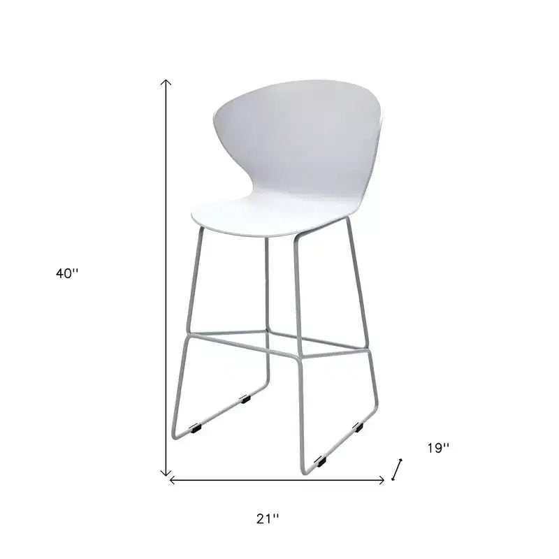 HomeRoots Lot de deux chaises de bar à dossier bas, 26 po, en plastique et métal robustes, hauteur comptoir, blanc et argent