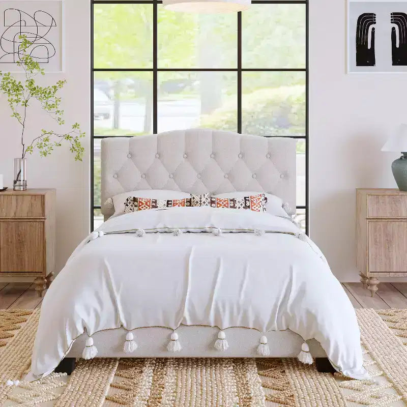 Lit plateforme rembourré double/grand lit/très grand lit avec tête de lit réglable incurvée en forme de selle et capitonnée en losanges, cadre de lit en bois pour chambre à coucher