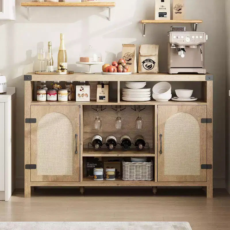 Meuble de bar à vin de ferme 59" avec porte coulissante en rotin - Bar à café avec casier à vin, étagères réglables, buffet pour cuisine et salle à manger