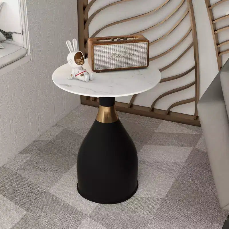 Table d'appoint LeisureMod Bento avec plateau en pierre frittée - Table de chevet à base piédestal noire