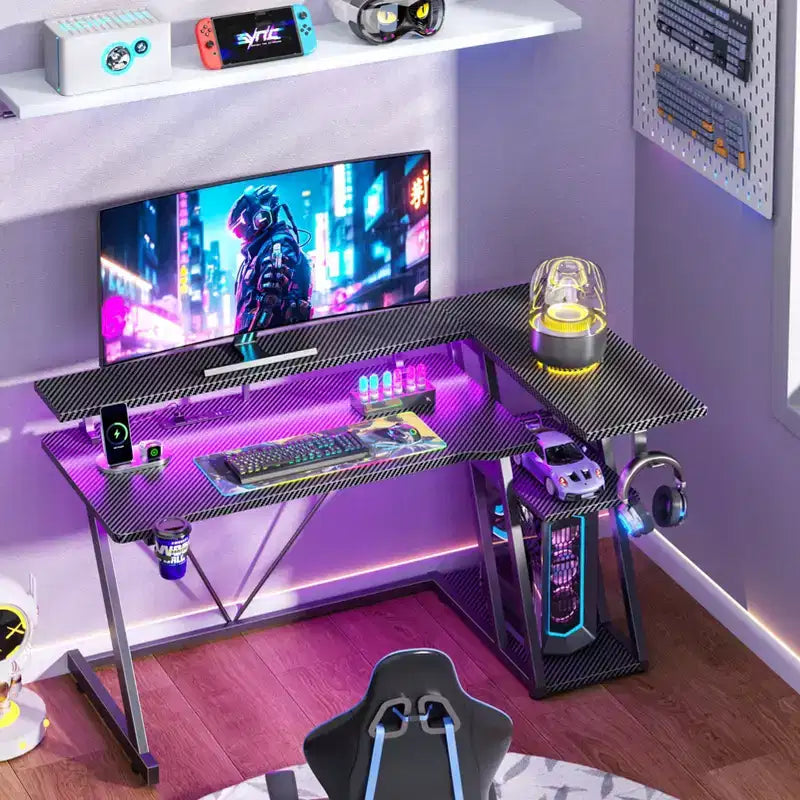 Bureau de gamer noir de 40 pouces, compact, en L, avec support d'écran et 3 étagères de rangement, en fibre de carbone