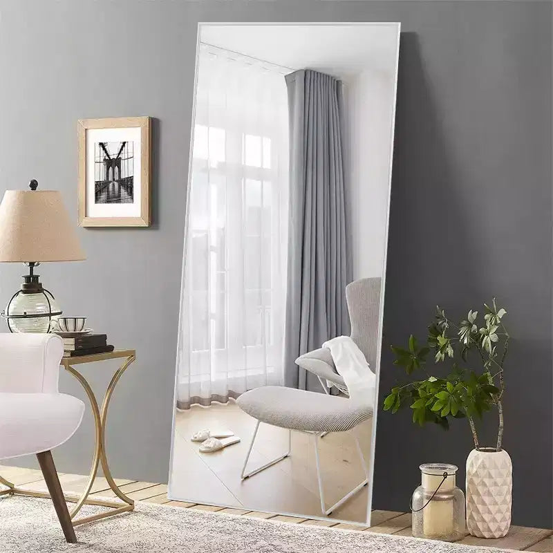 Miroir mural décoratif rectangulaire Dovelina à cadre métallique moderne