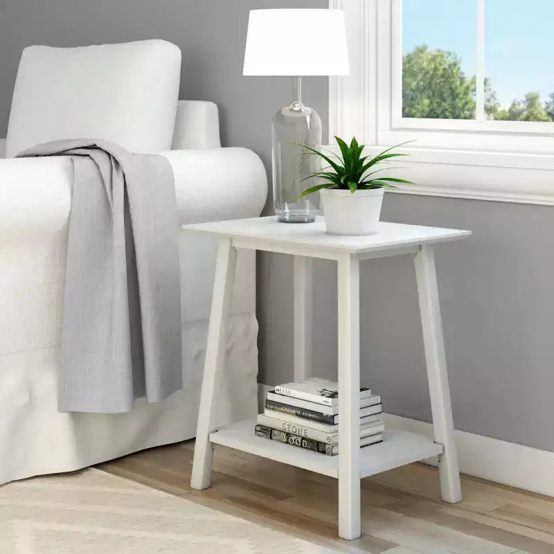 Table de chevet Plank+Beam, Table de chevet moderne du milieu du siècle en bois massif pour chambre à coucher